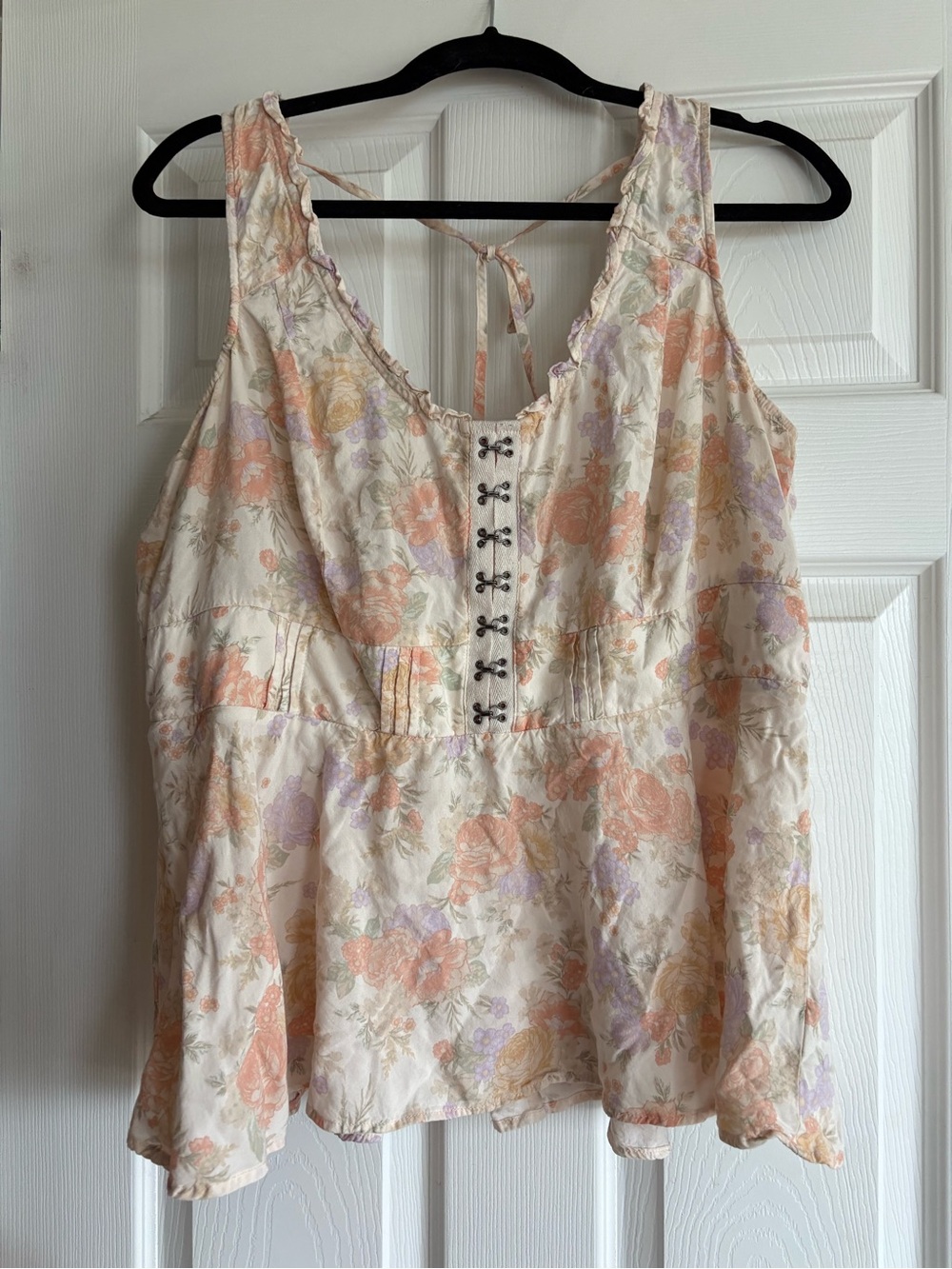 Torrid Women's Floral Tie-Back Sleeveless Top - Cream with Pastel Floral Print